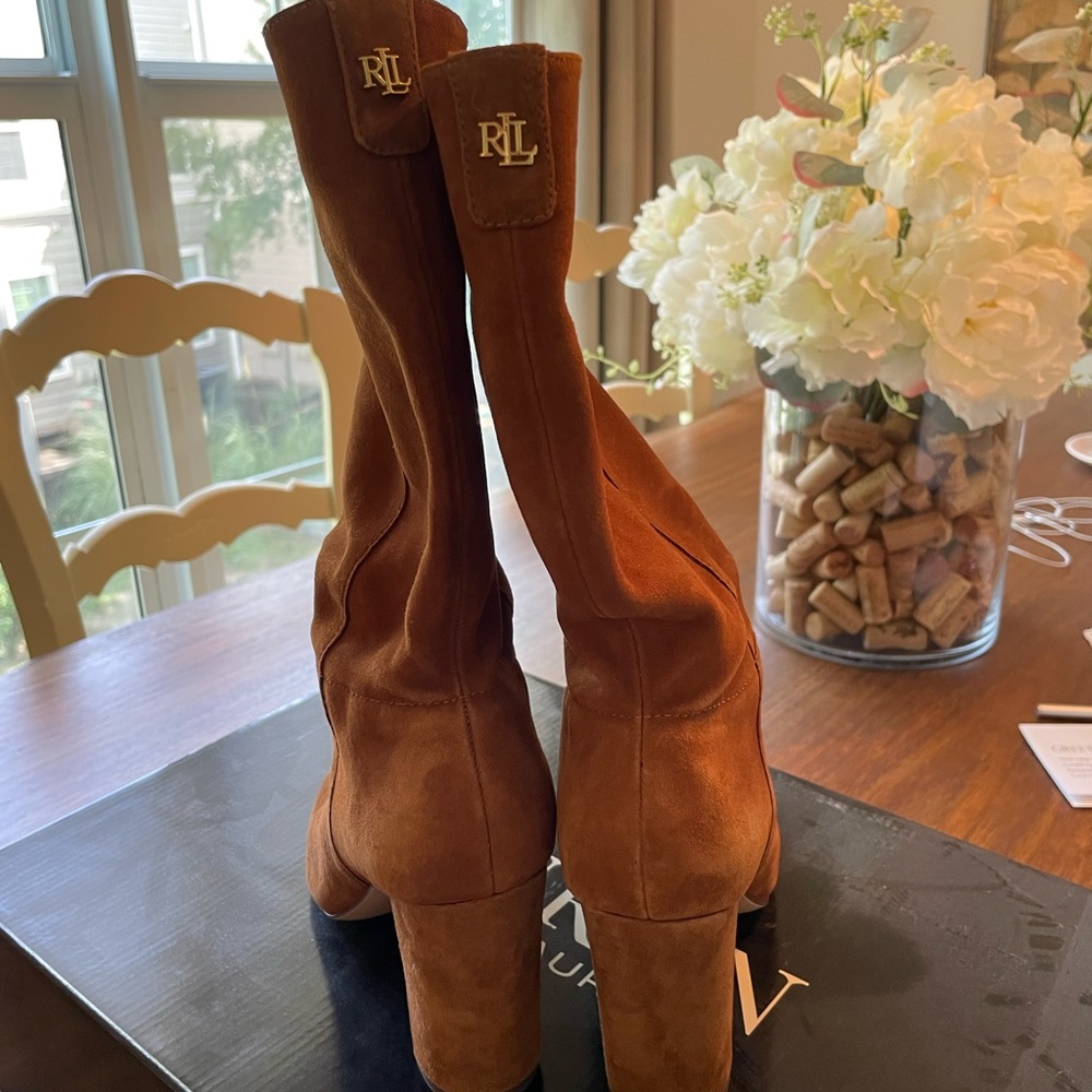 Chestnut suede boot - Picture 2 of 5